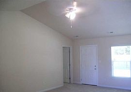 Lovely 3 Beds 2 Baths Single Family Home in Huntsville, AL (Photo 7 of 9)