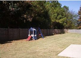 Lovely 3 Beds 2 Baths Single Family Home in Huntsville, AL (Photo 8 of 9)