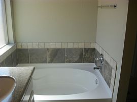 3 Bed 2 Bath 2 Car Garage in Oklahoma City, OK (Photo 3 of 8)