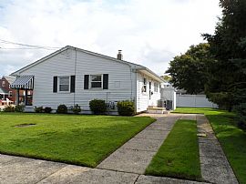 3 Bed, 2.0 Bath, For Rent  in Ventnor City, NJ (Photo 2 of 5)