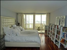 Beautiful and Spacious Condo with 3 Bd 2 Bath in Miami, FL