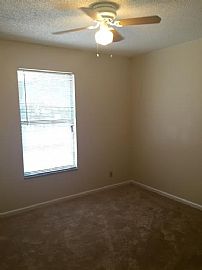 Immaculate Charming 3 Bedroom, 2 Bath Home in Jacksonville, FL (Photo 4 of 9)