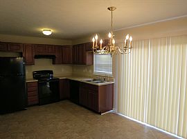 Immaculate Charming 4bdrm 2.5bths Single Family Home in Indianapolis, IN (Photo 2 of 9)