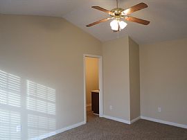 Immaculate Charming 4bdrm 2.5bths Single Family Home in Indianapolis, IN (Photo 8 of 9)