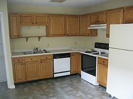 Spacious Freshly Painted 3 Bed 2 Bath in The Quiet Neighborhood in Lexington, KY