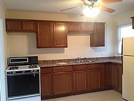 3 Bedroom 2 Bath Updated Ranch Conveniently Located in Quiet in Joliet, IL (Photo 3 of 5)