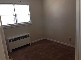 Beautiful 3 Beds 2.5 Baths Single Family Home in Allentown, PA (Photo 2 of 8)