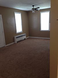 Beautiful 3 Beds 2.5 Baths Single Family Home in Allentown, PA (Photo 8 of 8)