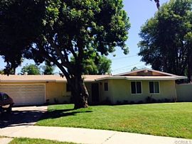 Spacious 3 Bedroom 2 Bathroom Home in Riverside, CA (Photo 2 of 6)