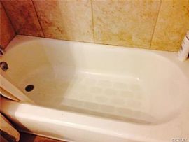 Spacious 3 Bedroom 2 Bathroom Home in Riverside, CA (Photo 5 of 6)