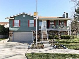 1563 E Tameron Dr E Beautiful Single-Family Home in Sandy. in Sandy, UT