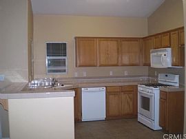 Beautiful Single Family Home Features, 3 Bedroom 2 Baths in San Bernardino, CA (Photo 5 of 5)