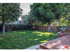 Warm and Inviting, Recently Remodeled, Very Appealing 2 Bed/2 B in Los Angeles, CA (Photo 4 of 4)
