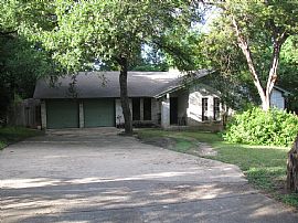 Oversized 4 Bedroom Home Close to Various Amenities  in Austin, TX