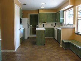 Oversized 4 Bedroom Home Close to Various Amenities  in Austin, TX (Photo 3 of 12)