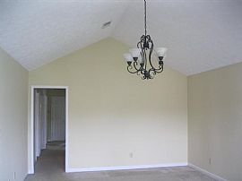 Great Cute 3 Beds 2 Baths Single Family Home in Baton Rouge, LA (Photo 5 of 5)