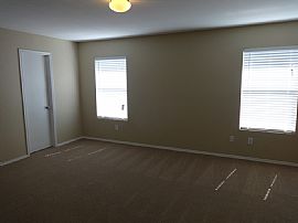 Extra Cute and Cozy 4-Bed 2-Bath Home in Fort Worth, TX (Photo 6 of 12)