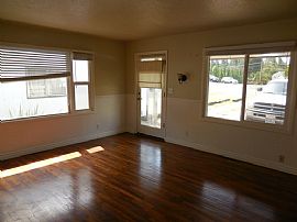  2 Bedroom Home, with Large Shop Next Door For Rent in Gresham, OR
