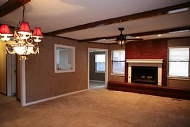  This Charming Duplex 3bedrooms and 2bathroomsis Great in Oklahoma City, OK (Photo 3 of 7)