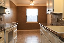  This Charming Duplex 3bedrooms and 2bathroomsis Great in Oklahoma City, OK (Photo 6 of 7)