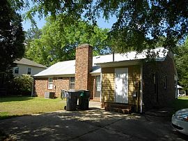 Three Bedroom and Two Full Bath Brick Ranch Style Home in Charlotte, NC (Photo 12 of 12)