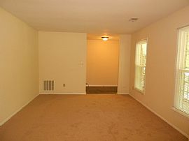 Three Bedroom and Two Full Bath Brick Ranch Style Home in Charlotte, NC (Photo 3 of 12)