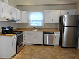 Three Bedroom and Two Full Bath Brick Ranch Style Home in Charlotte, NC (Photo 8 of 12)