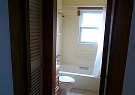  Two Bedroom and One Bath Ranch Style Home in Warren, MI (Photo 4 of 12)