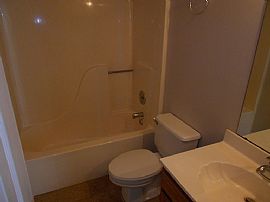 Wonderful Charming Cute 3 Bedrooms 2baths in Charlotte, NC (Photo 9 of 11)