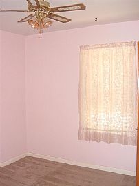 Nice 3 Beds 1 Bath Single Family Home in Cincinnati, OH (Photo 7 of 9)