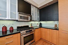 A Modern One Bath One Bath Apartment in Nob Hill Down San Franc in San Francisco, CA (Photo 4 of 6)