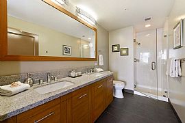 A Modern One Bath One Bath Apartment in Nob Hill Down San Franc in San Francisco, CA (Photo 6 of 6)