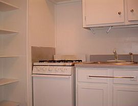 One Bedroom Close to St. Thomas University in Houston, TX (Photo 2 of 9)