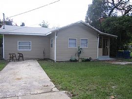  This Charming 3 Bedroom and 1 Bath Bungalow in Jacksonville, FL (Photo 7 of 7)