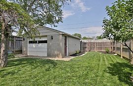 Ultra Nice and Cute 3 Bedroom, 3 Bath Bungalow in Quiet, Desira in Louisville, KY (Photo 8 of 12)