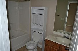 Home Details For 24367 Tanglewood Rd in Saint Robert, MO (Photo 2 of 4)