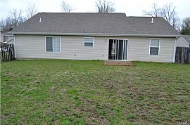 Home Details For 24367 Tanglewood Rd in Saint Robert, MO (Photo 4 of 4)