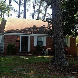 Updated 3 Bathrooms and 2.5 Baths, Large Recreation Room in Virginia Beach, VA (Photo 5 of 12)