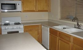 Wonderful 3 Bedroom (plus Nice-Size Bonus Room!), 2.5 Bath, 2 C in Phoenix, AZ (Photo 4 of 8)