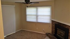 A Charming Home You Don'T Miss Out on This 3 Bedroom, 1 Bath in Des Moines, IA (Photo 4 of 10)