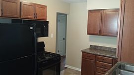 A Charming Home You Don'T Miss Out on This 3 Bedroom, 1 Bath in Des Moines, IA (Photo 7 of 10)