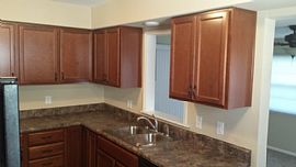 A Charming Home You Don'T Miss Out on This 3 Bedroom, 1 Bath in Des Moines, IA (Photo 8 of 10)