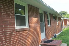 Beautiful 3 Bedroom/1 Bathroom Home in Biltmore Hills in Raleigh, NC (Photo 9 of 9)