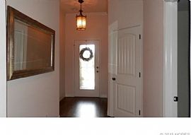 Fabulous3br Single Story with Wood Floor Entry Spacious Family in Broken Arrow, OK (Photo 2 of 8)