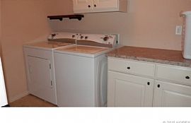 Fabulous3br Single Story with Wood Floor Entry Spacious Family in Broken Arrow, OK (Photo 7 of 8)