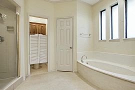 This Is a Fabulous Light, Bright and Spacious 4 Bedroom 3.1 Bat in Plano, TX (Photo 6 of 10)