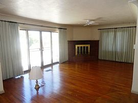 Spacious Beautiful 3bedrooms on Quiet, Private, Mature Street in Colorado Springs, CO (Photo 2 of 12)