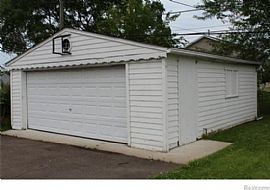Great 3 Bedroom and 1 Bath Ranch For Rent in Warren in Warren, MI