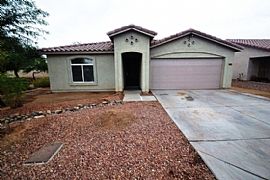Enjoy Your Days in This Beautiful 3 Beds and 2 Baths Phoenix Ho in Phoenix, AZ (Photo 5 of 12)