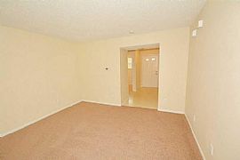 Newly Painted 3br and 2.5bth Plus Loft Area House in Indianapolis, IN (Photo 2 of 9)